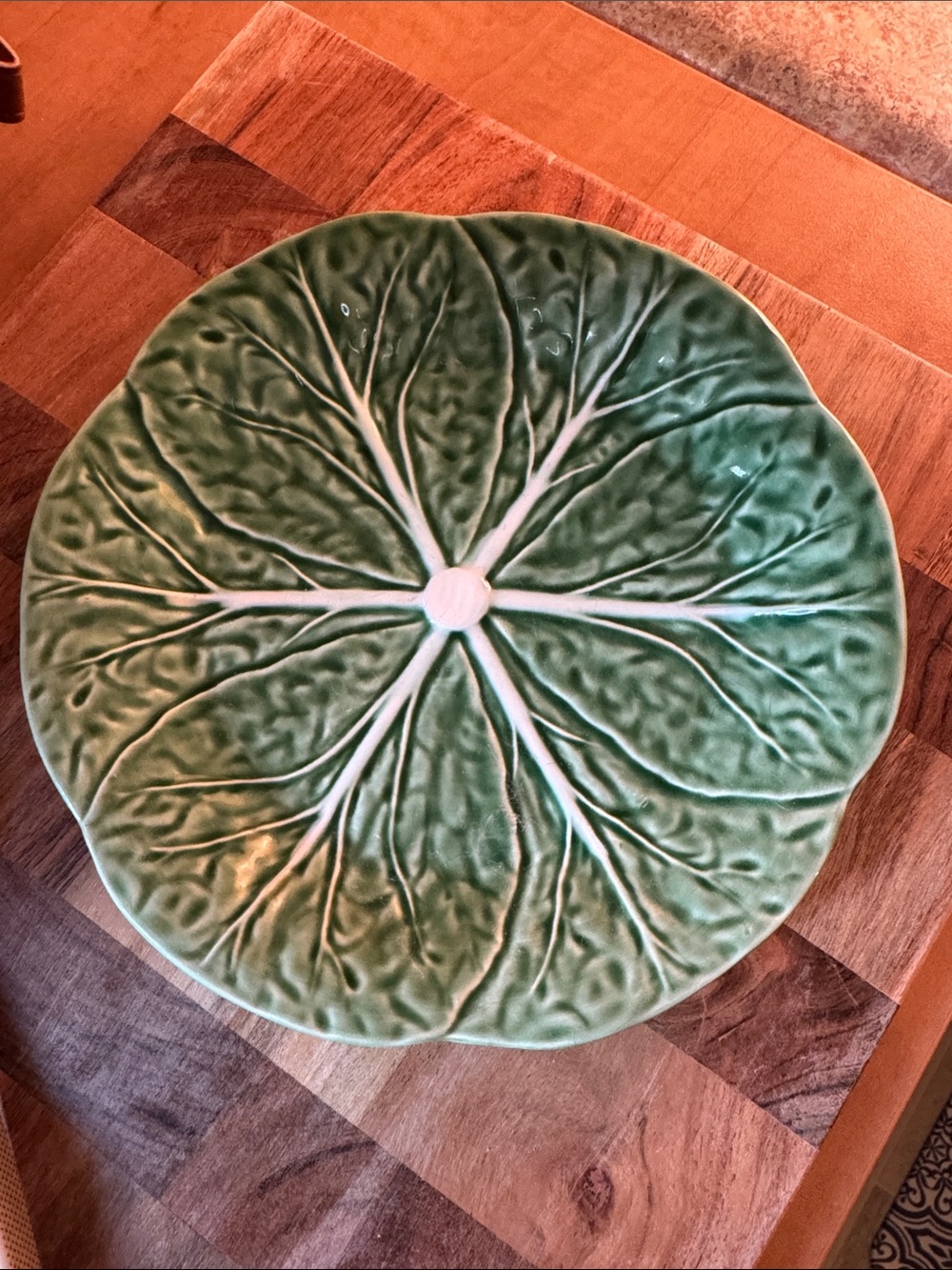 Green cabbage 🥬 Ceramic Leaf Platter - Decorative Serving Plate
